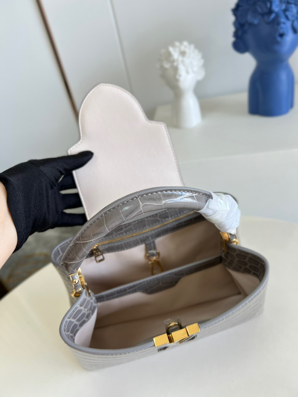 l0*is V*t0n capucines bb