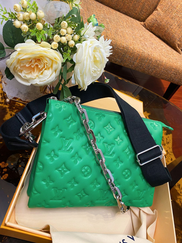 l0*is V*t0n coussin pm