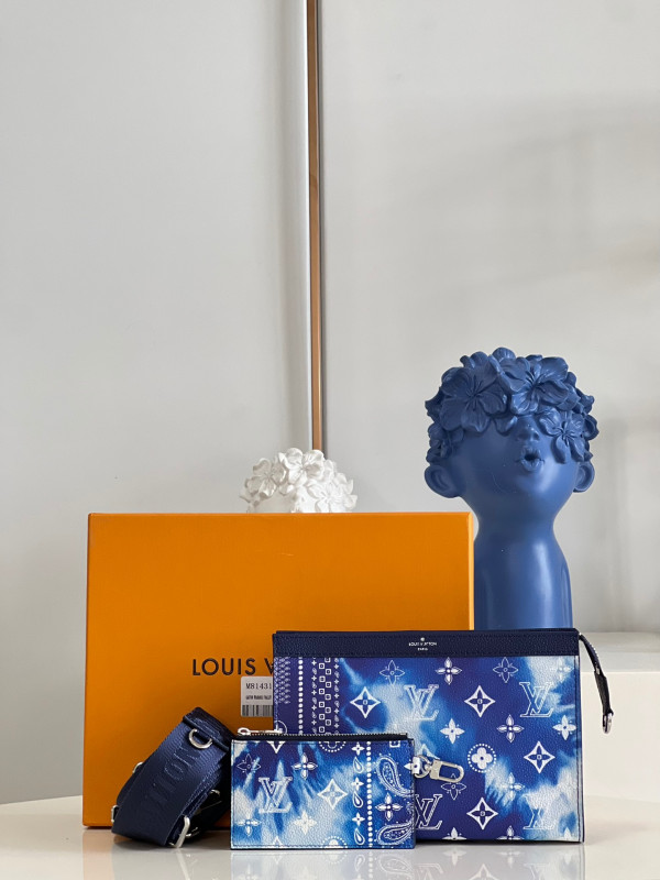 l0*is V*t0n gaston wearable