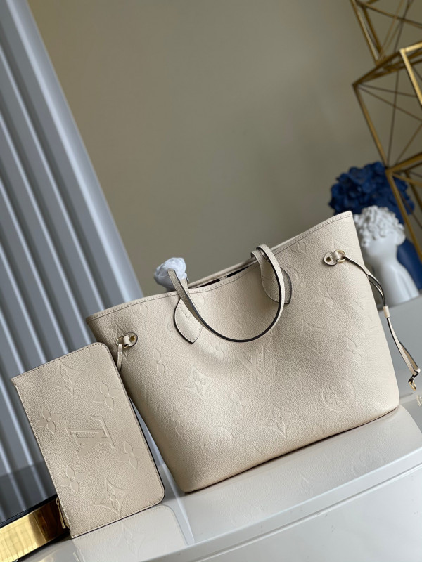 l0*is V*t0n neverfull mm