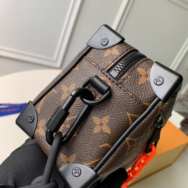 l0*is V*t0n mini soft trunk