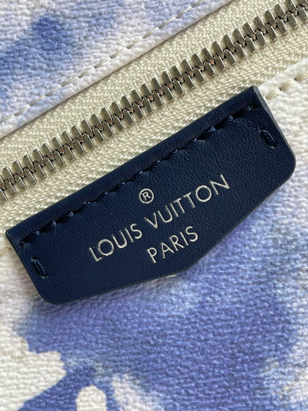 l0*is V*t0n discovery backpack