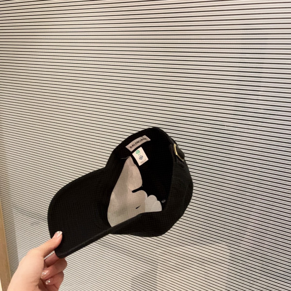 Ba*len*cia*ga logo cap