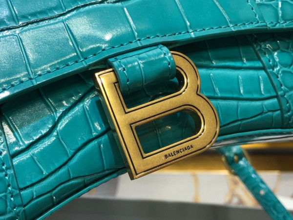 Ba*len*cia*ga hourglass