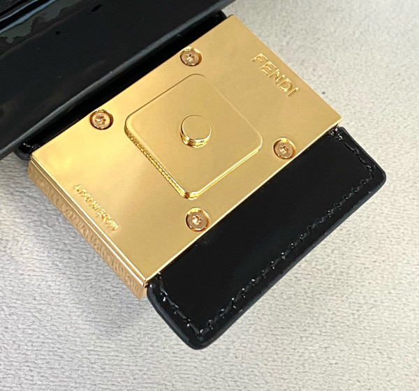 F**di baguette trunk mini