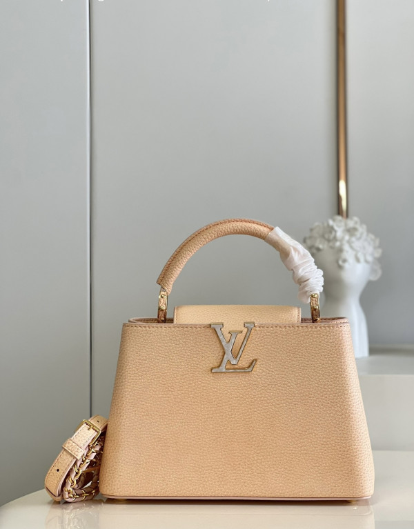 l0*is V*t0n capucines bb