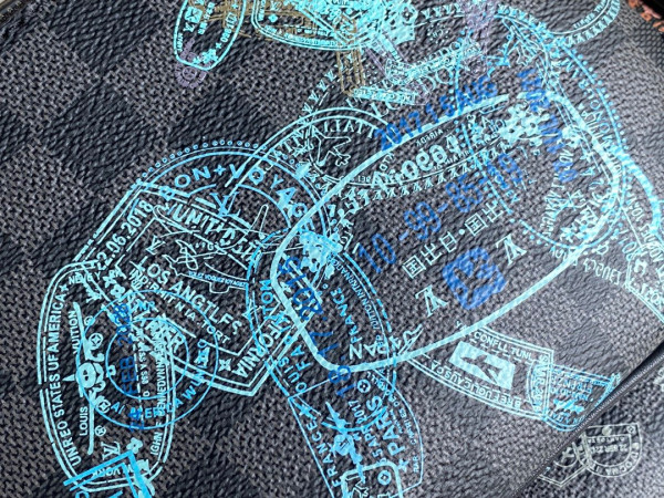 l0*is V*t0n trio messenger