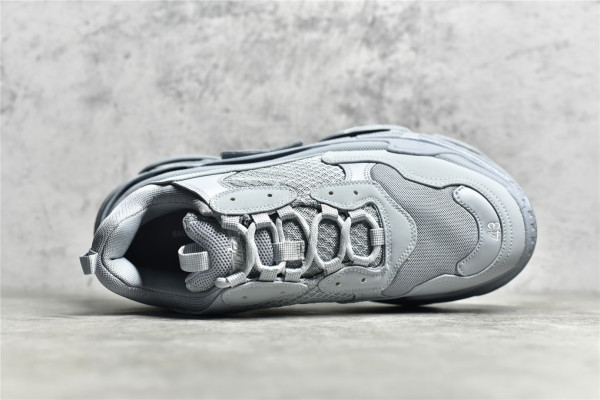 Ba*len*cia*ga triple s