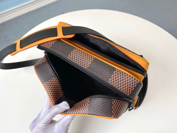 l0*is V*t0n messager bag