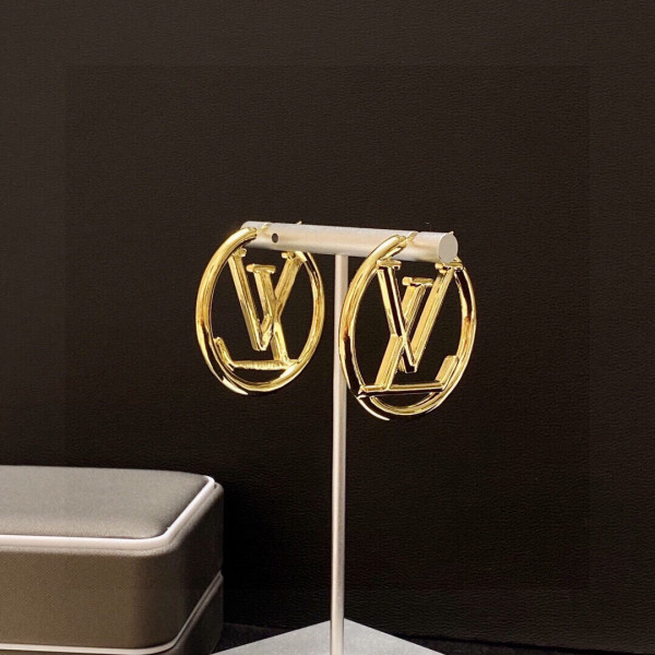 l0*is V*t0n earrings