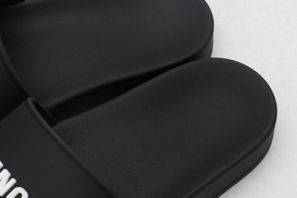 Ba*len*cia*ga pool slide sandal