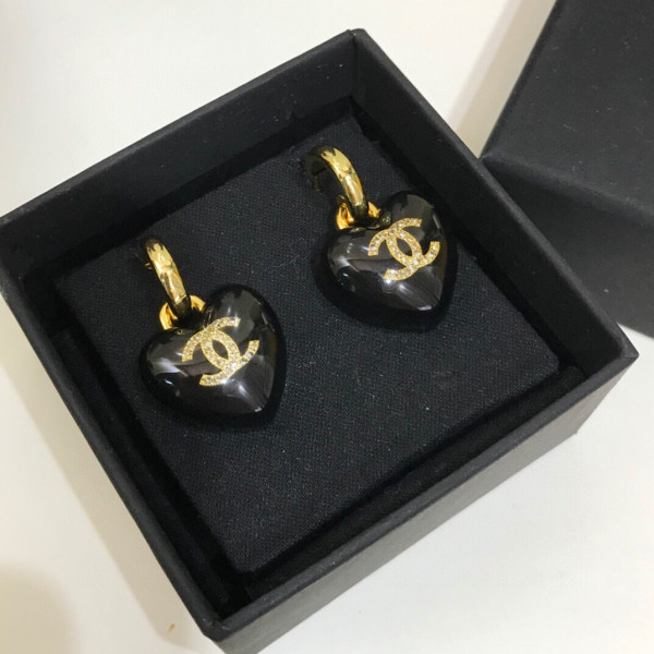 CL EARRINGS