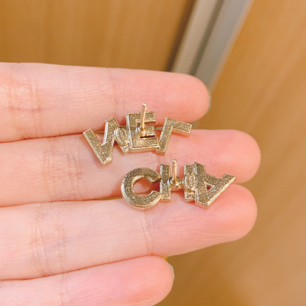 CL EARRINGS