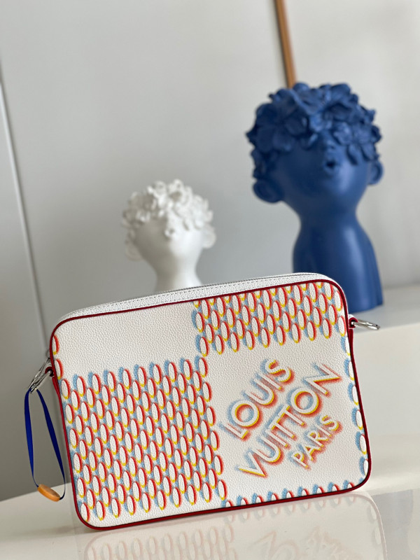 l0*is V*t0n trio messenger