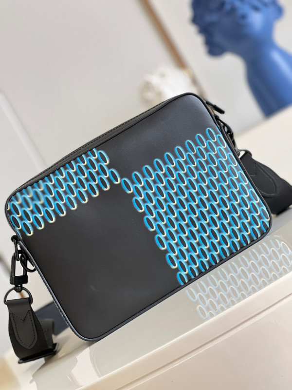 l0*is V*t0n trio messenger