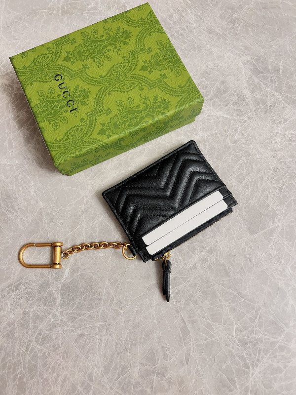 G*u*i gg marmont keychain wallet