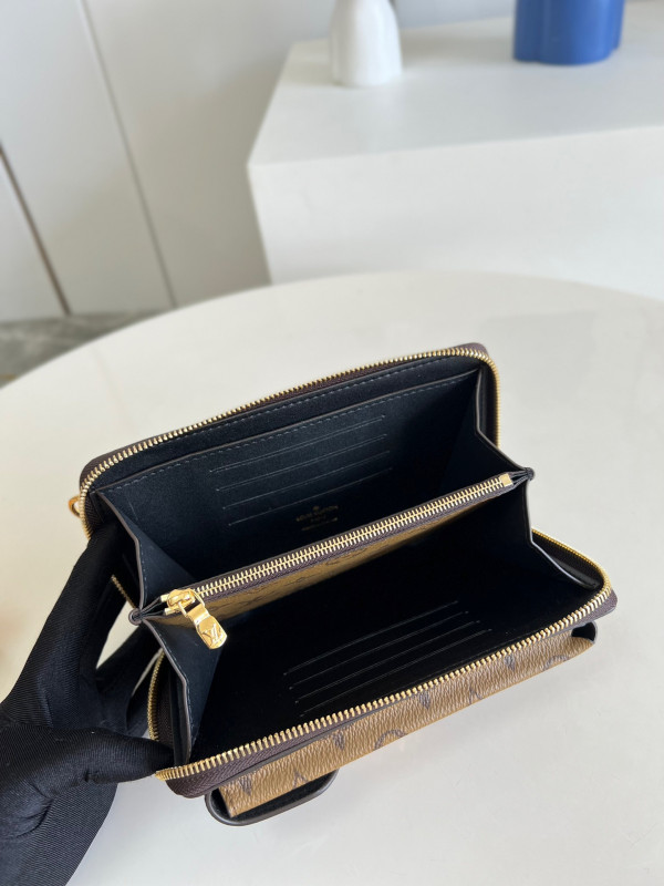 l0*is V*t0n trunk vertical