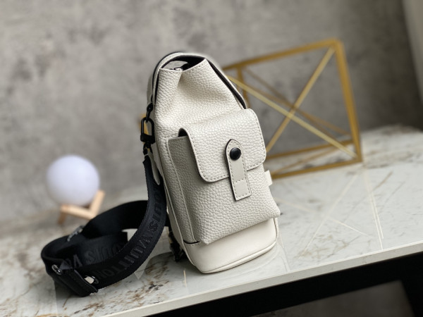 l0*is V*t0n christopher xs