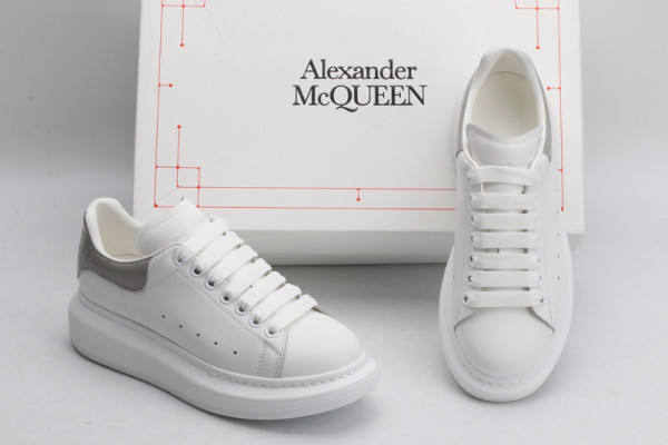ale*d*r M*Q*en oversized sneaker