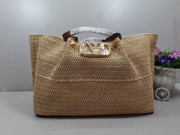 VALENTINO MEDIUM STRAW SUMMER TOTE