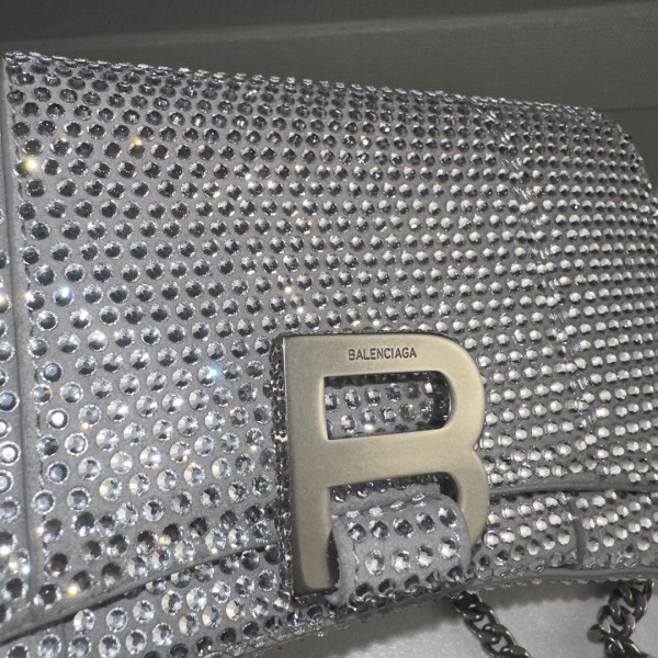 Ba*len*cia*ga hourglass wallet on chain