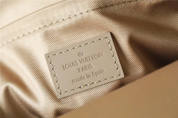 l0*is V*t0n pilot slingbag