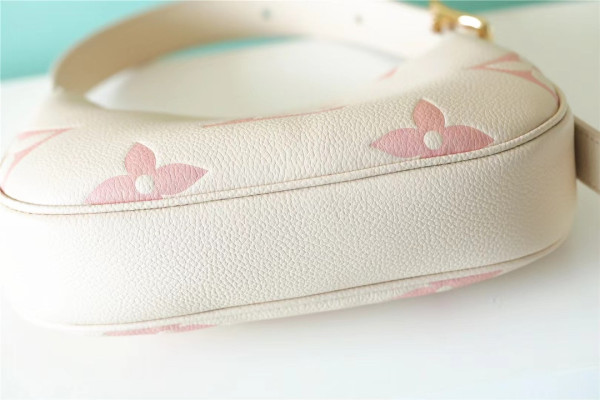 l0*is V*t0n mini moon