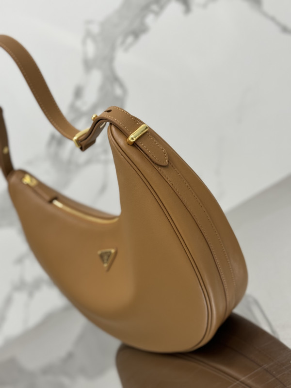 Pra*a arqué leather shoulder bag-35*22.5*8cm