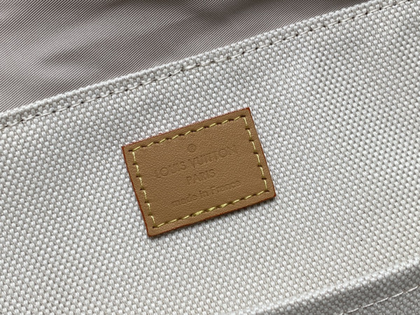 l0*is V*t0n montsouris backpack