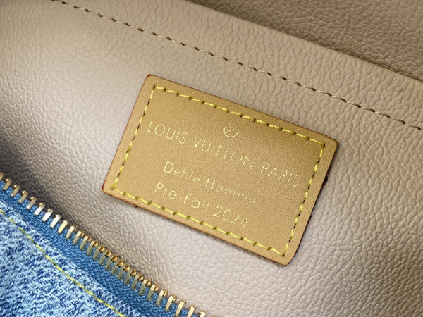 l0*is V*t0n locker dopp kit bag-23*13*12cm