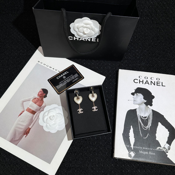 CL EARRINGS