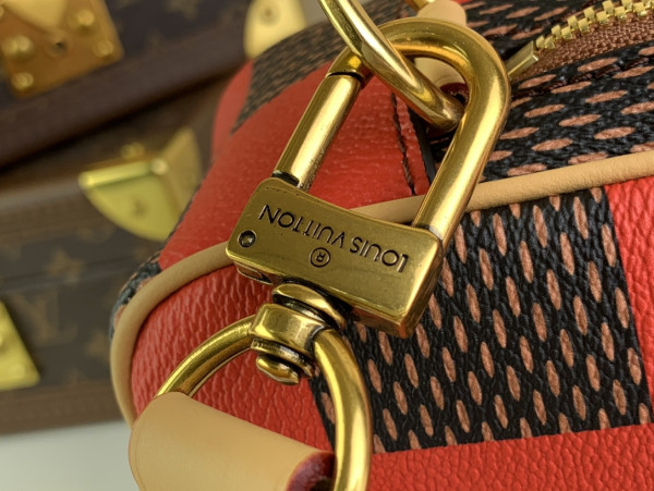 l0*is V*t0n chess messenger-24*24*8cm