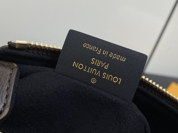 l0*is V*t0n slim trunk-23*12*4cm