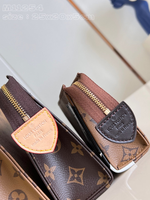 l0*is V*t0n trio toilet pouch-25*20*5.5cm