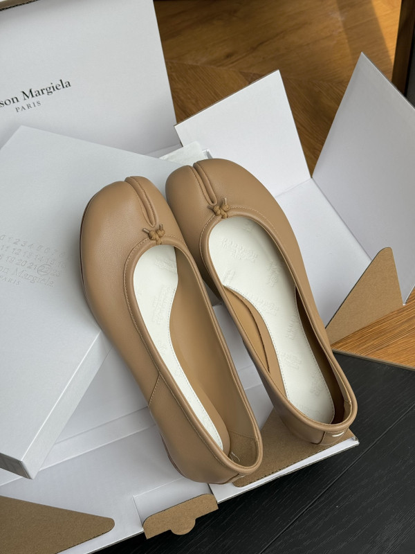 ma*s*n Ma*i*la ballet flats