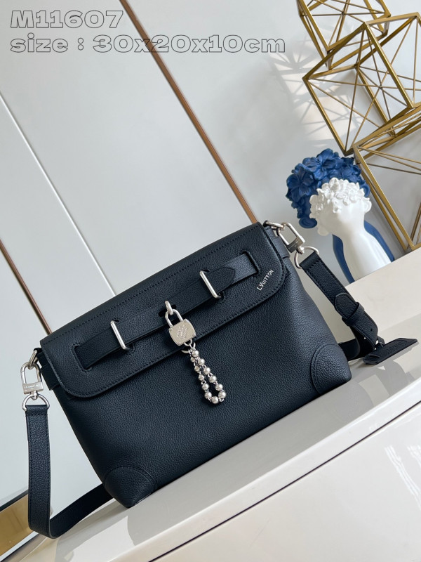 l0*is V*t0n steamer crossbody-30*20*10cm