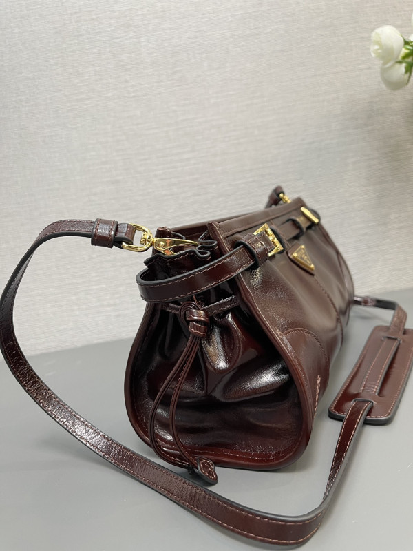 Pra*a small leather shoulder bag