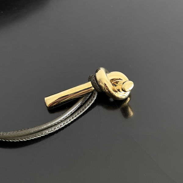 bo*te*ga Ve*ne*ta long clutch andiamo with handle-31*13*3cm