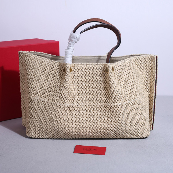 VALENTINO MEDIUM STRAW SUMMER TOTE