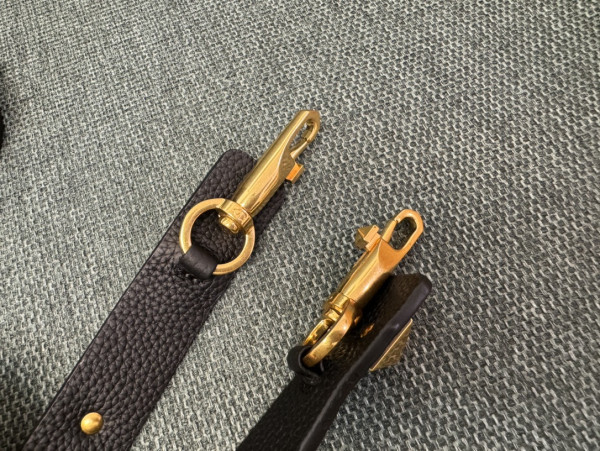 VALENTINO MEDIUM STRAW SUMMER TOTE