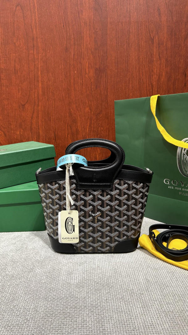 Go*ard beluga - 23×18.5×8cm