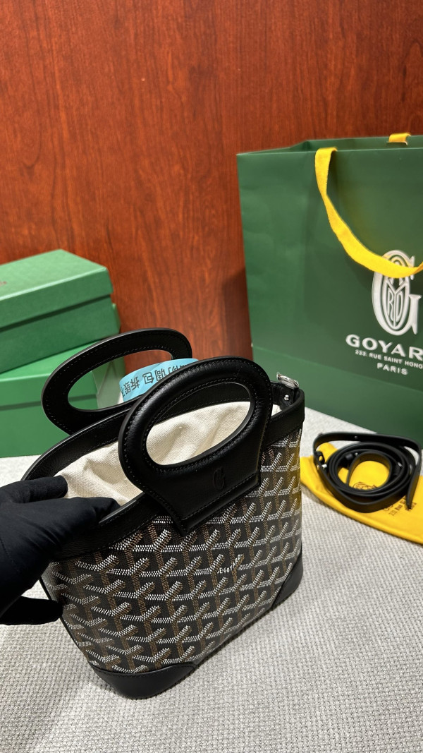 Go*ard beluga - 23×18.5×8cm