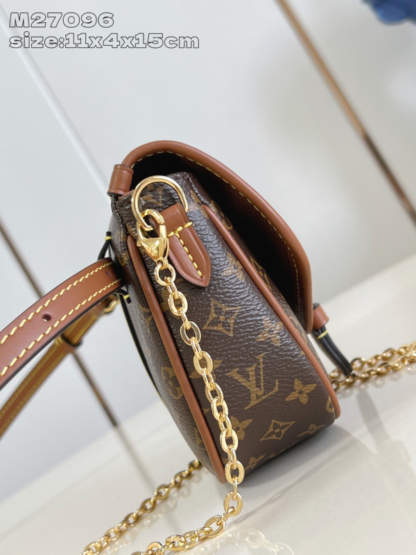 l0*is V*t0n solo - 11.6 x 4 x 15.7cm