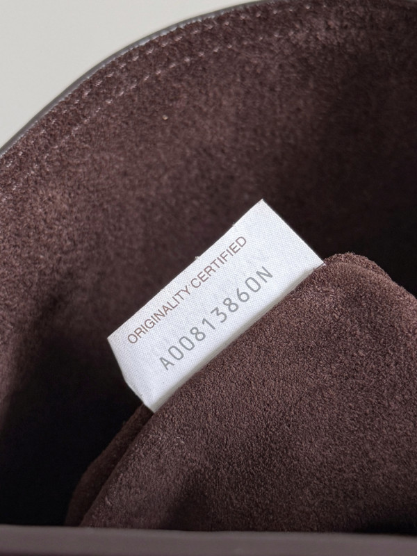 bo*te*ga Ve*ne*ta andiamo bucket