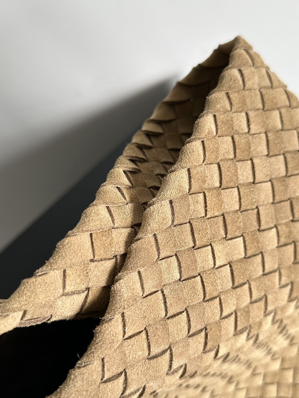 bo*te*ga Ve*ne*ta large cabat-51*18*28cm